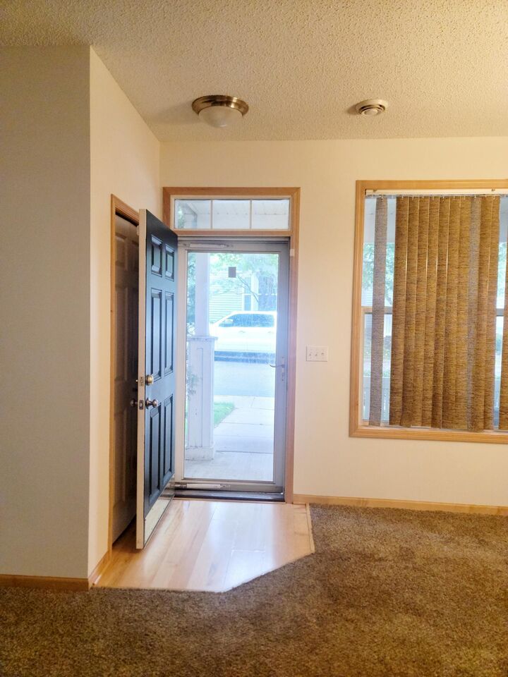 Property Photo:  3049 Chamberlain Street N 4  MN 55109 
