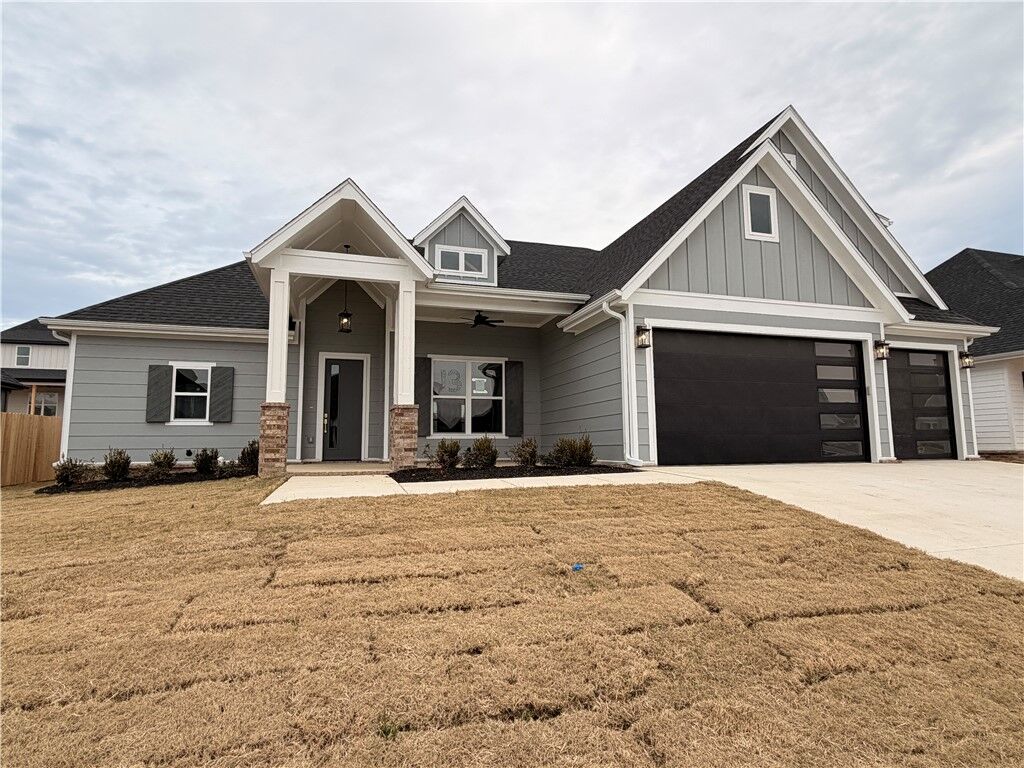 Property Photo: 2726 Amaris Avenue AR 72745