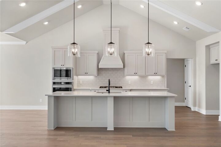 Property Photo:  417 S Emerald Woods Run  AR 72730 