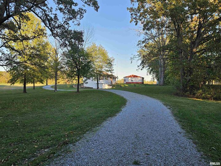 Property Photo: 601 N Valley Street IL 62895