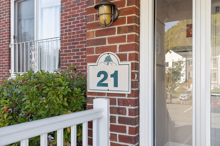 Property Photo:  21 Clarks Rd 203  MA 01913