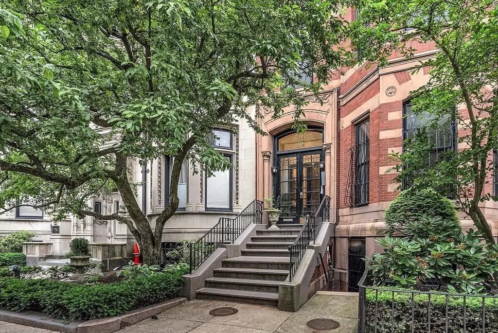 Property Photo: 318 Commonwealth Ave 3 MA 02115