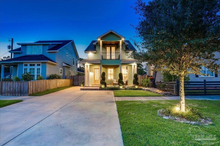 1102 E Strong St  Pensacola FL 32501 photo