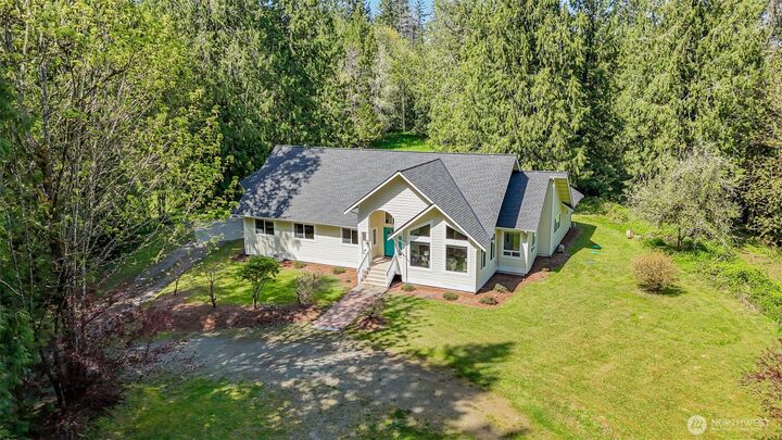 Property Photo:  19716 SE 220th Street  WA 98058 