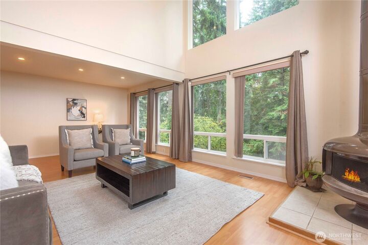 Property Photo:  8460  171st Avenue NE  WA 98052