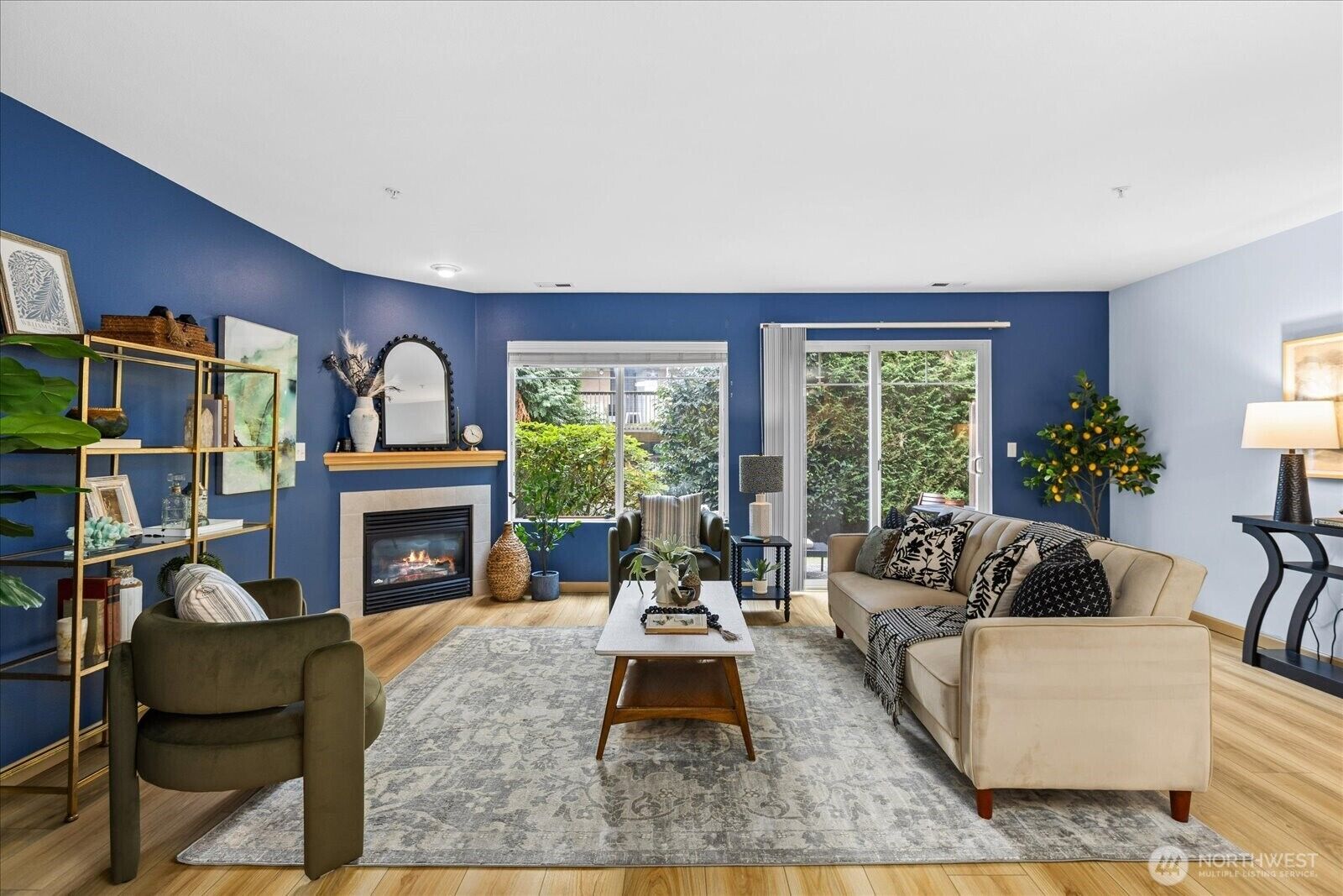 Property Photo:  15414  35th Avenue W 54  WA 98087 