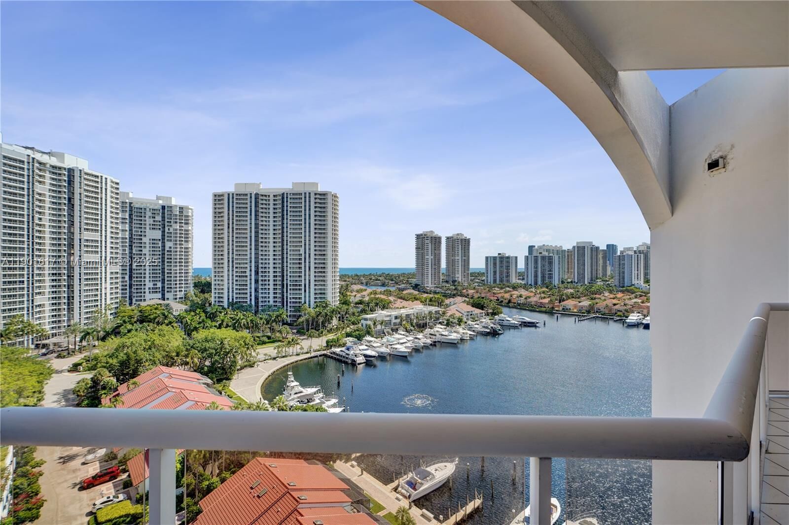 Property Photo: 3610 Yacht Club Dr Ph07 FL 33180