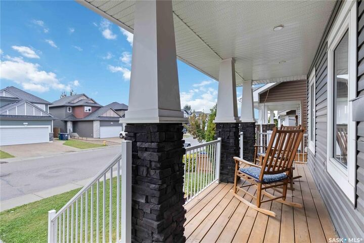 Property Photo:  426 Veltkamp Crescent  SK S7T 0S2 