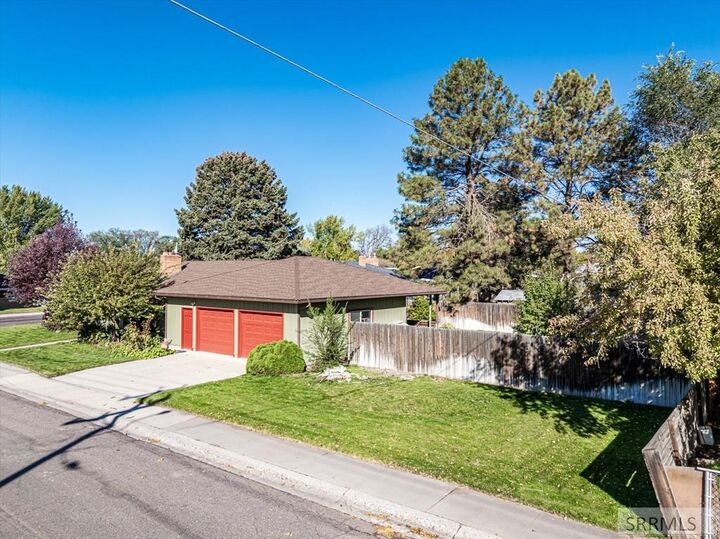 Property Photo:  1110 E Elm Street  ID 83201