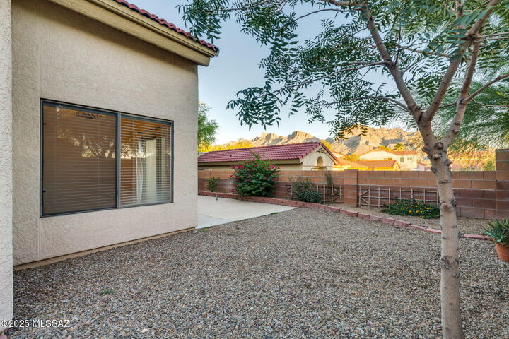 Property Photo: 681 W Mountain Ridge Drive AZ 85737
