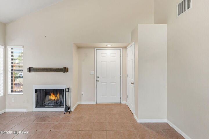 Property Photo: 681 W Mountain Ridge Drive AZ 85737