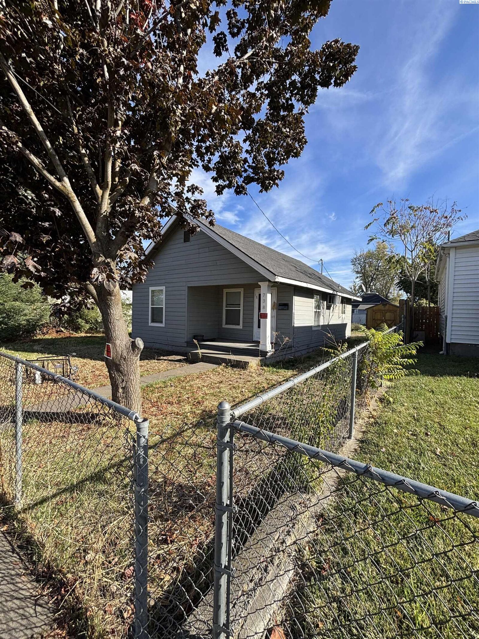 Property Photo: 738 N 9th Ave WA 99362