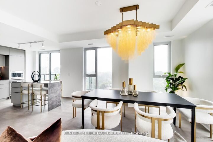 Photo de la propriété:  185 Alberta Avenue 907  ON M6C 0A5