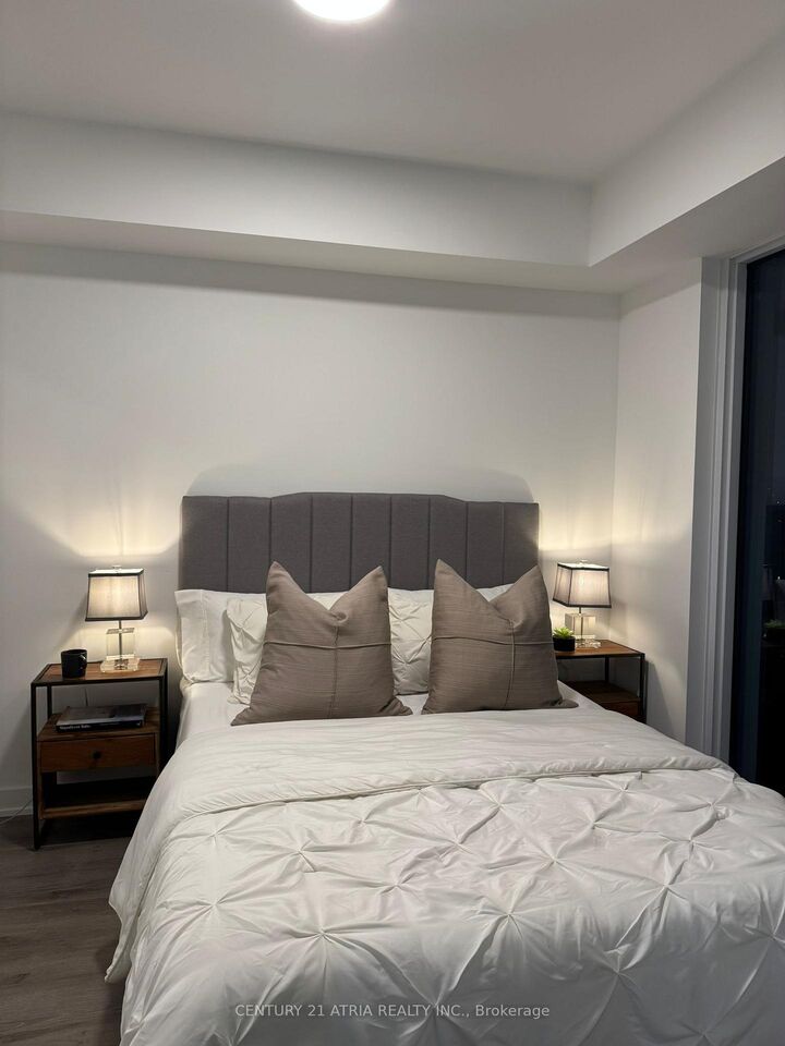 Photo de la propriété:  252 Church Street 2308  ON M5B 0E6 