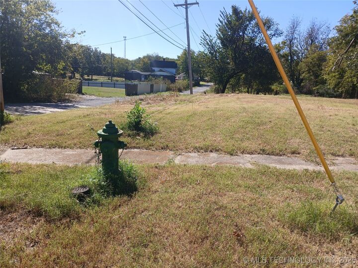 Property Photo:  304 W Monroe Avenue  OK 74501