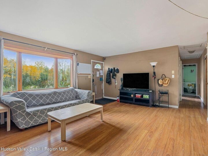 Property Photo:  19 Alta Vista  NY 12414 