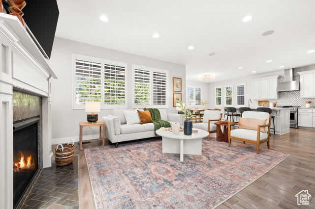 Property Photo: 1331 E Foxmont Ln S UT 84117