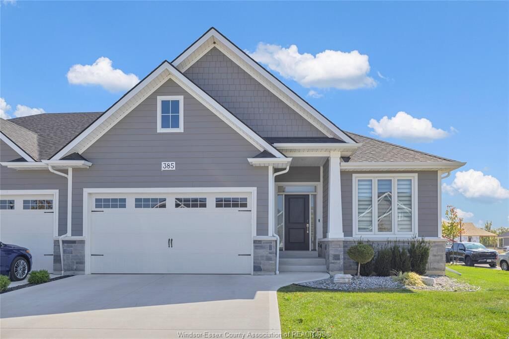 Photo de la propriété: 385 Matese Street ON N8L 0X5