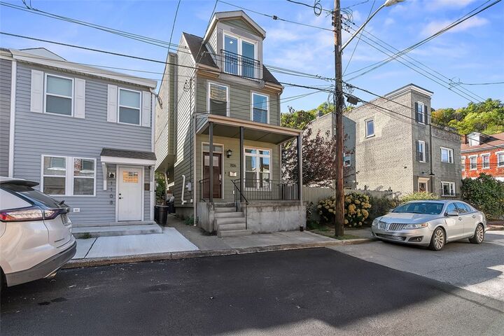 Property Photo:  1106 Freyburg St  PA 15203