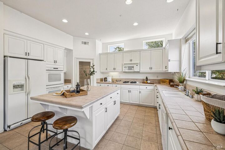 Property Photo:  1971 Lansdowne Way  CA 94954