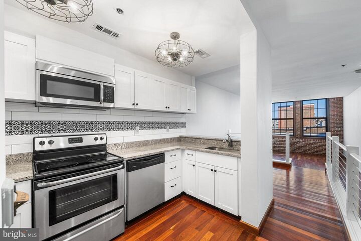 Property Photo:  315 New Street 614  PA 19106 