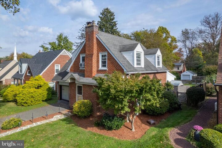 323 Perry Avenue  Lancaster PA 17603 photo