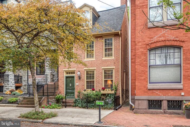 Property Photo:  37 N Lime Street  PA 17602