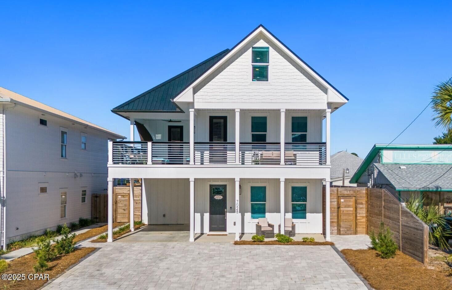 Property Photo: 7028 Thomas Drive FL 32408