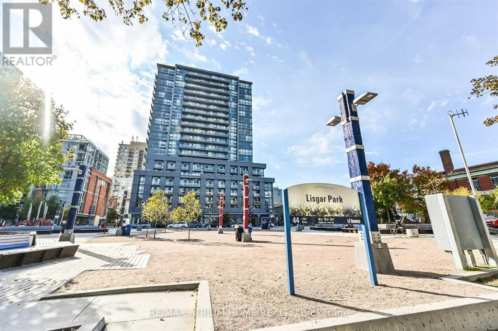 Property Photo:  68 Abell Street 2005  ON M6J 0B1 