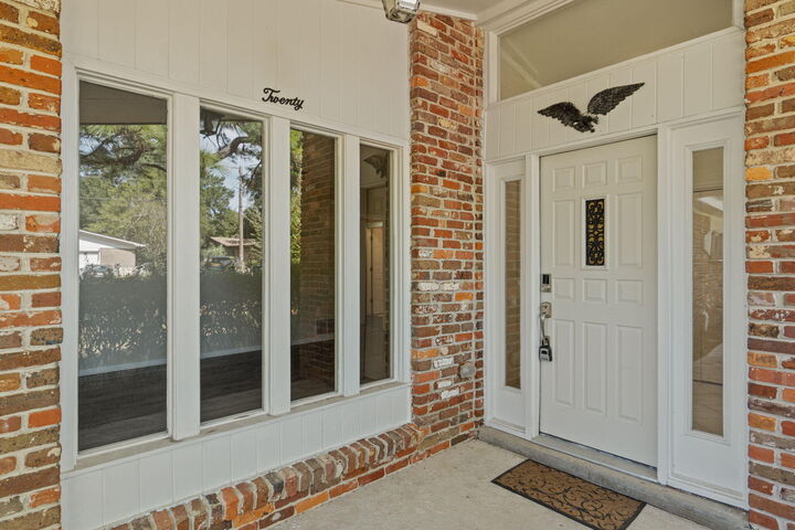 Property Photo:  20 Hickory Avenue  FL 32579