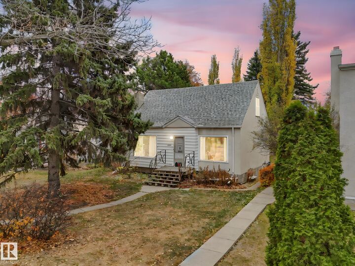 Photo de la propriété:  11311 75 Avenue NW  AB T6G 0H6