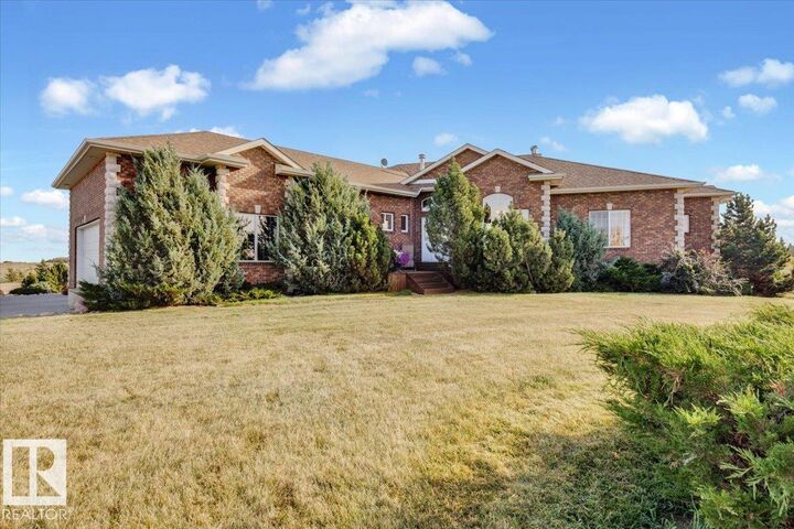 24703 Meridian Street NE  Edmonton AB T5Y 6E8 photo