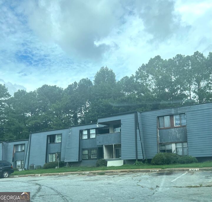 Property Photo:  5918 Sutcliff Square  GA 30058