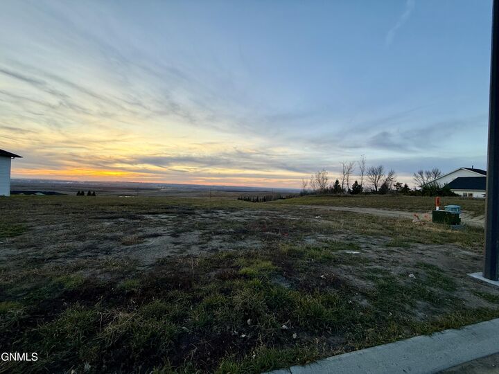 Property Photo:  6224 Crested Butte Road  ND 58503