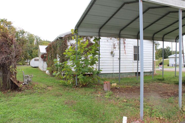 Property Photo:  225 Young Street  KY 42461