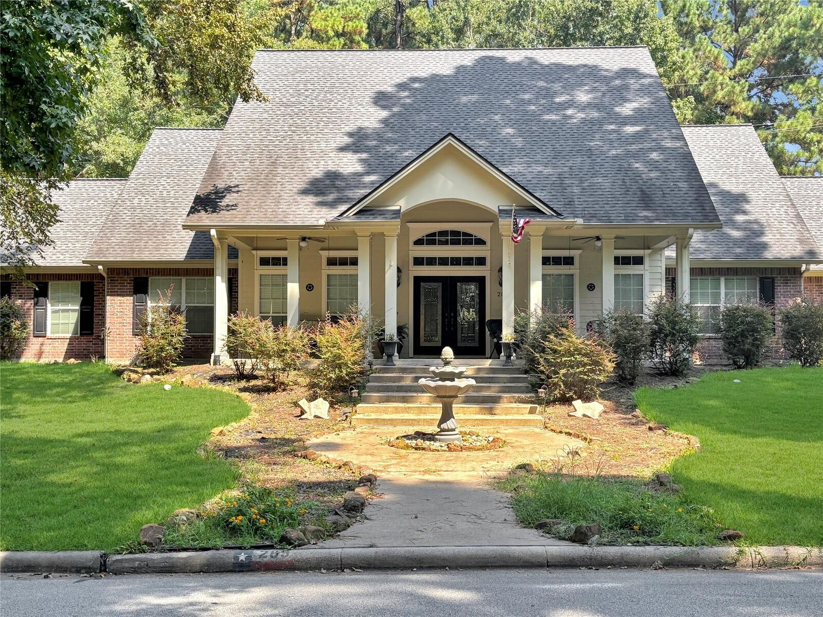 Property Photo: 289 Broadmoor Drive TX 77340