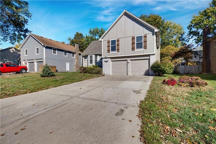 Property Photo: 1916 E 144 Terrace KS 66062