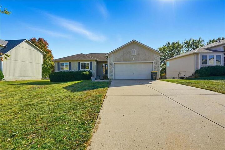 20581 W 201 Street  Spring Hill KS 66083 photo