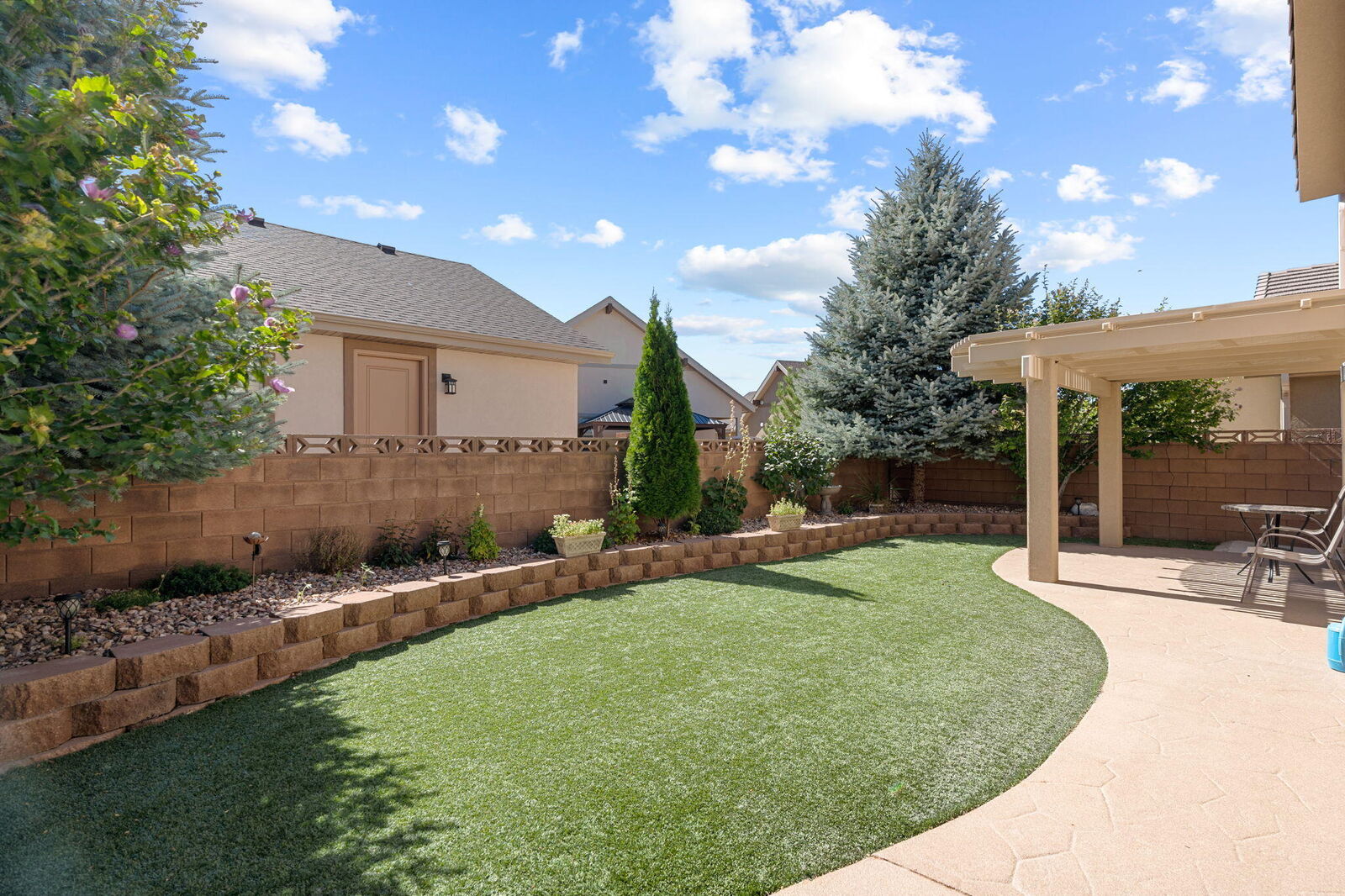 Property Photo: 2399 W Crescent Heights Dr Dr UT 84720