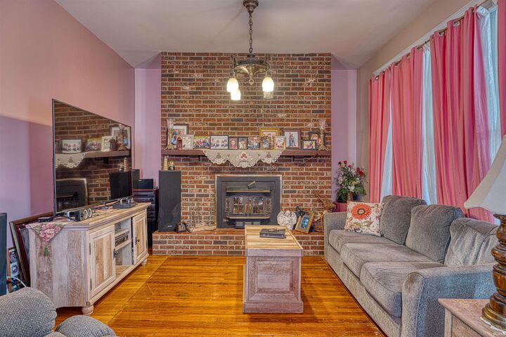 Property Photo:  1028 N 3rd Avenue  IN 47710