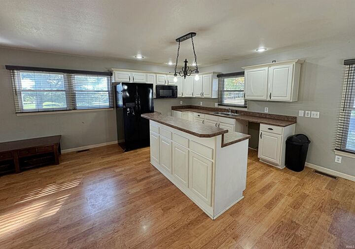 Property Photo:  1816 Woodlawn Drive  IN 47501 