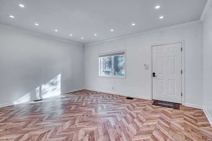 Property Photo:  910 Harriet Street  IN 47710