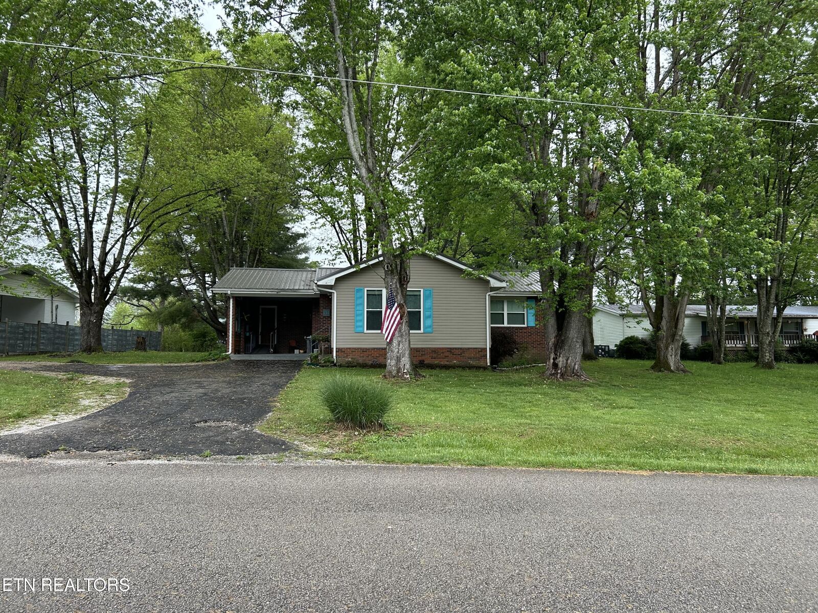 Property Photo:  131 Oak Hill Drive  TN 38556 
