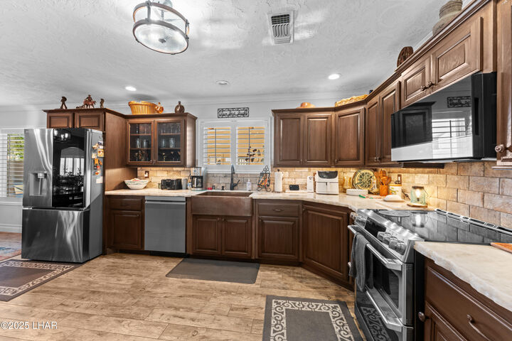 Property Photo:  660 N Wayside Dr  AZ 86403 