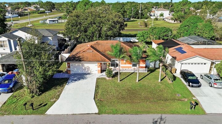 Property Photo:  904 San Carlos Way  FL 34758 