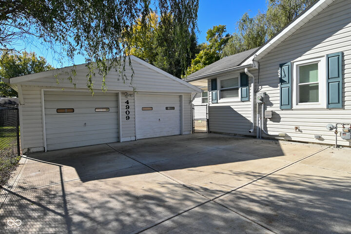 Property Photo:  4909 Iowa Street  IN 46203