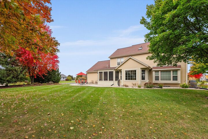 Property Photo: W142n10617 Magnolia Dr WI 53022