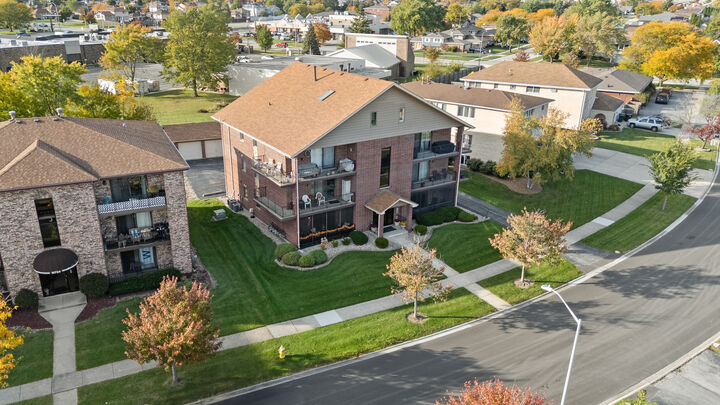 Property Photo:  16718 Paxton Avenue 1S  IL 60477