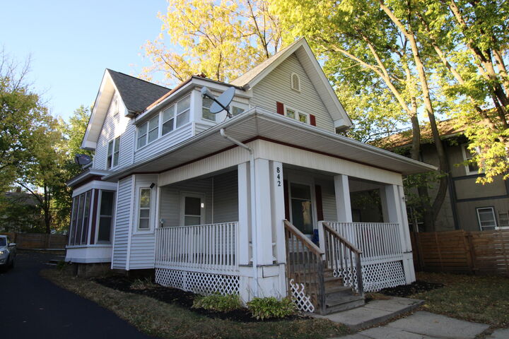 Property Photo: 842 N Court Street IL 61103