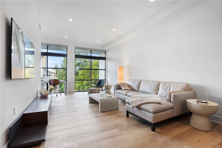 Property Photo:  178 S Euclid Avenue 412  CA 91101